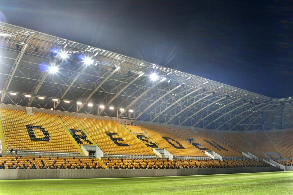 Nicht nur für Dynamo-Fans interessant: Bei einer Stadionführung lernt Ihr das Rudolf-Harbig-Stadion genau kennen.