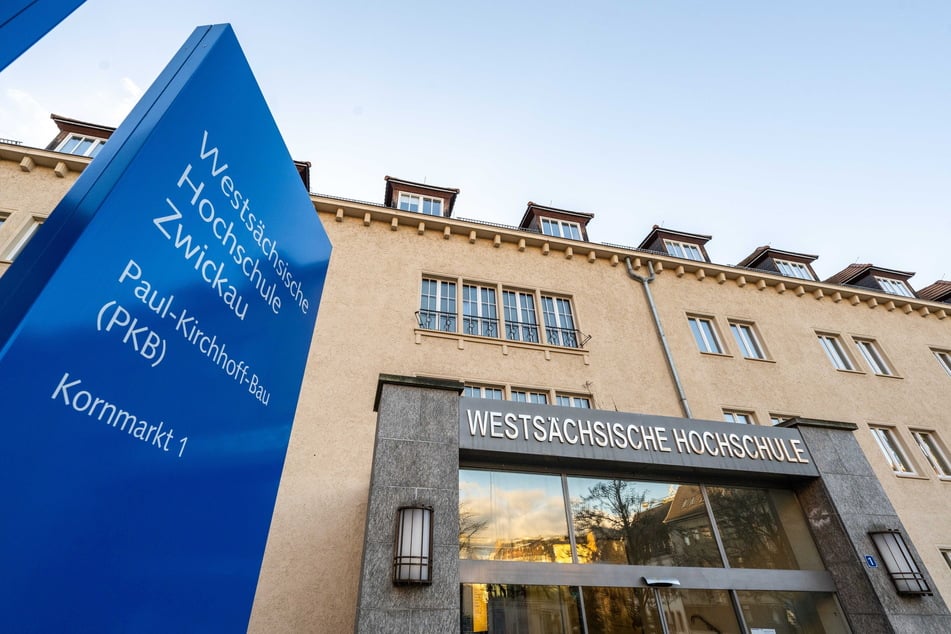 Die Website der Westsächsischen Hochschule Zwickau ist derzeit von außerhalb des Hochschulnetzwerks nicht erreichbar.