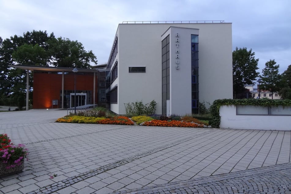Das Rathaus in Coswig bleibt in den Händen des bisherigen OB.