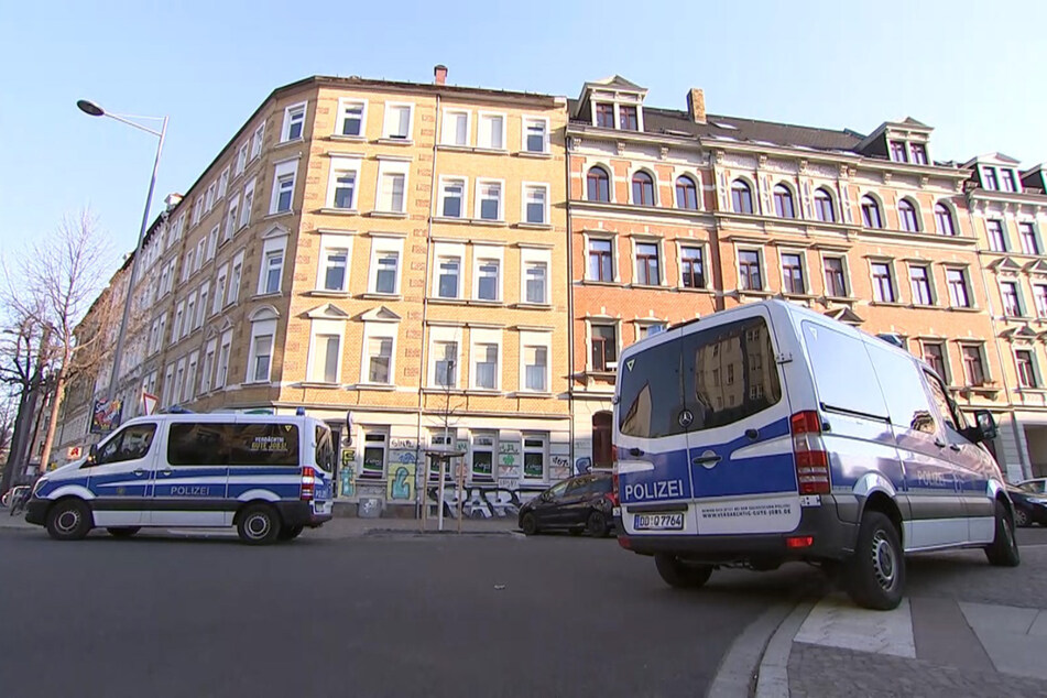 Großrazzia in Connewitz: Soko LinX durchsucht Wohnungen nach Attacke auf Lok-Fans