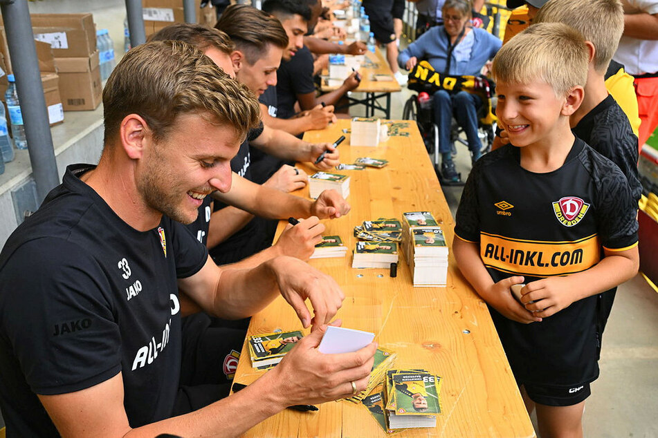 Nicht nur bei der Autogrammstunde konnte man Christoph Daferner &amp; Co. ganz nah kommen.