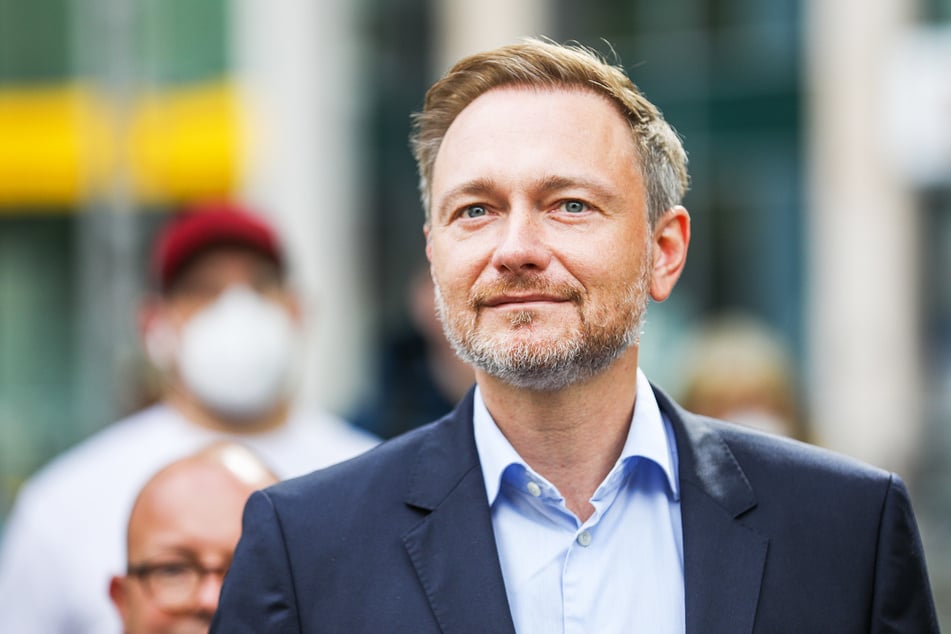 Finanzminister Christian Lindner (43, FDP) sorgt für Entlastungen bei den meisten Bundesbürgern.