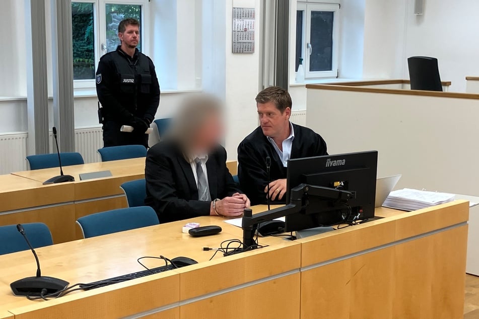 Der Angeklagte muss sich vor dem Landgericht Erfurt verantworten.