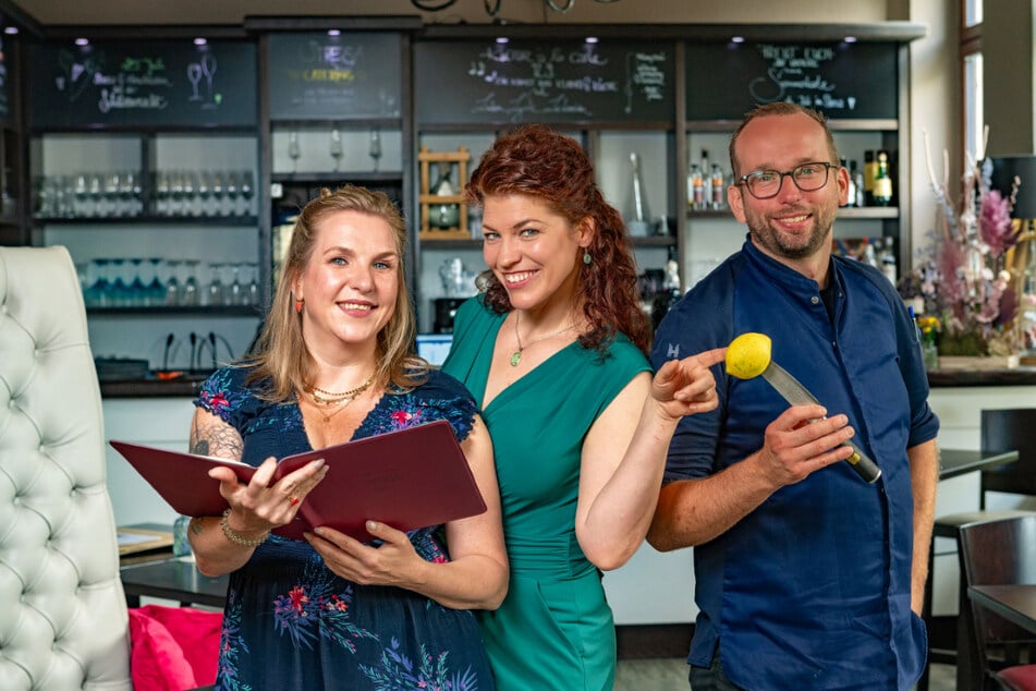 Jeder ein Profi auf seinem Gebiet und alle an einem Abend vereint (v.l.): Kaddi Cutz (44), Sarah Hudarew (44) und Tobias Heldt (38).