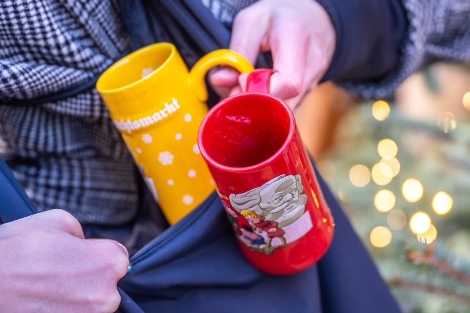 Glühweintassen nach dem Weihnachtsmarktbesuch als Andenken mit nach Hause nehmen - Diebstahl oder Unterschlagung?