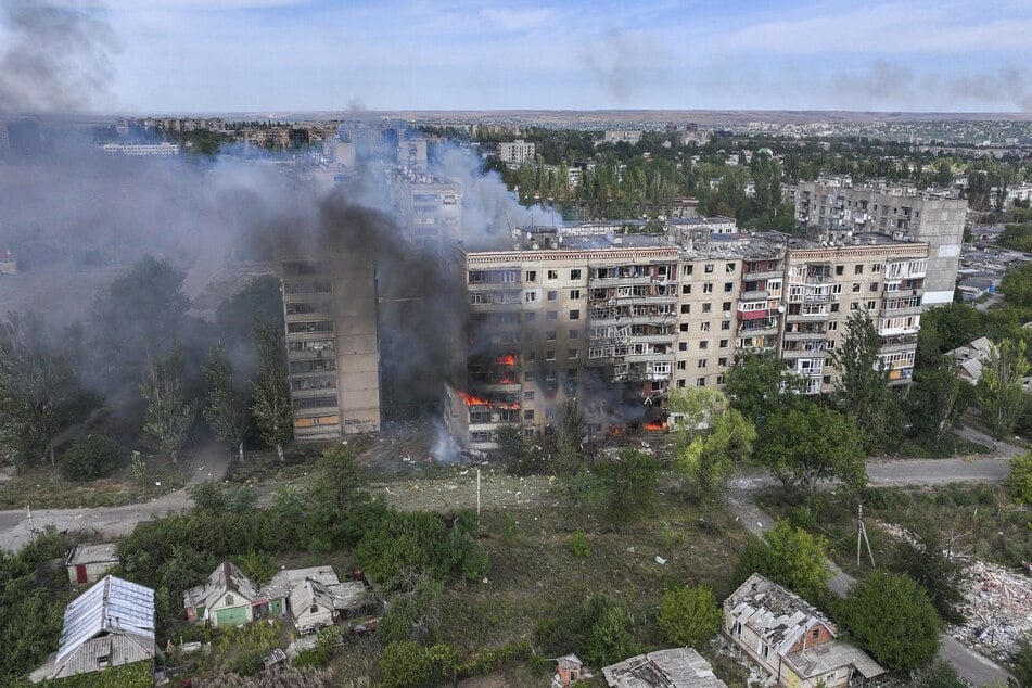 Russland und die Ukraine überziehen sich gegenseitig mit Drohnenangriffen, dabei gab es erneut Opfer und Schäden.