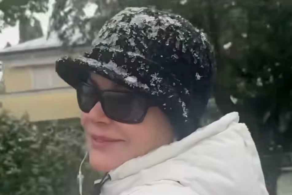 Nicole Kidman teilt ein Video aus den verschneiten Straßen Salzburgs.