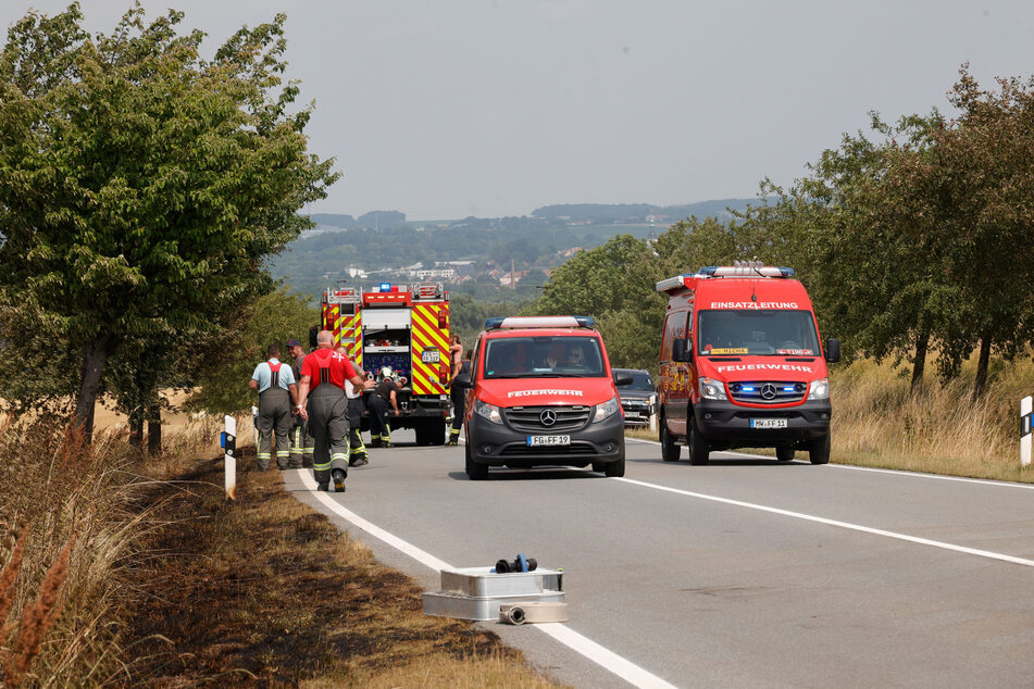 An der B169 in Frankenberg (Landkreis Mittelsachsen) brannte am Montag ein Feld. Die Straße musste gesperrt werden.