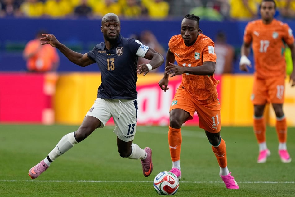 Leipzig-Star Yan Diomande (r., 19) zeigt sich vor dem Duell mit Deutschland hochmotiviert.