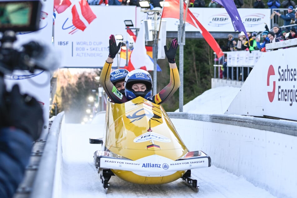 So jubelten Laura Nolte und Deborah Levi zuletzt in Altenberg. Sie sind auch die Gold-Favoritinnen in Cortina.
