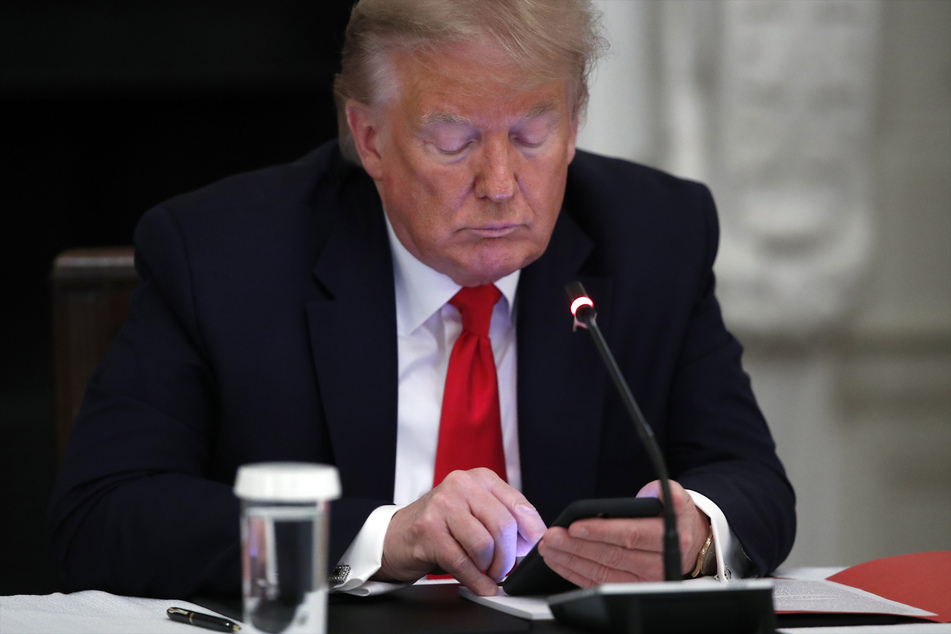 Wegen Nazi-Symbol: Facebook löscht Werbekampagne von Donald Trump