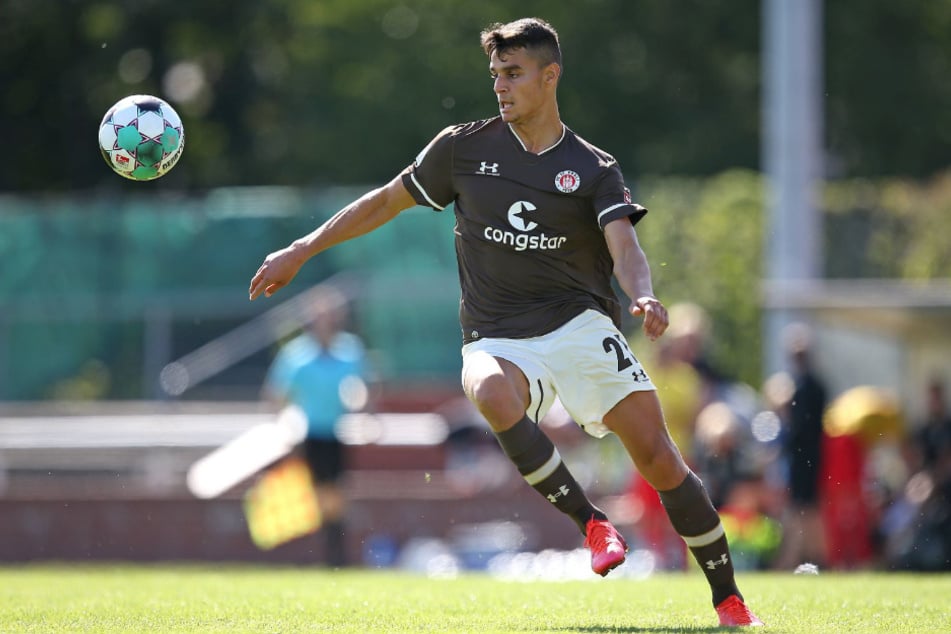 Beim FC St. Pauli durfte Serkan Dursun (22) nur in Testspielen für die Profis auflaufen, nun hat sich ehemalige Talent dem Regionalligisten FC Teutonia Ottensen angeschlossen.