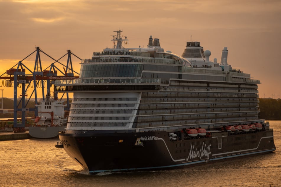 Die "Mein Schiff Relax" ist bereits am späten Samstagnachmittag nach Hamburg zurückgekehrt.