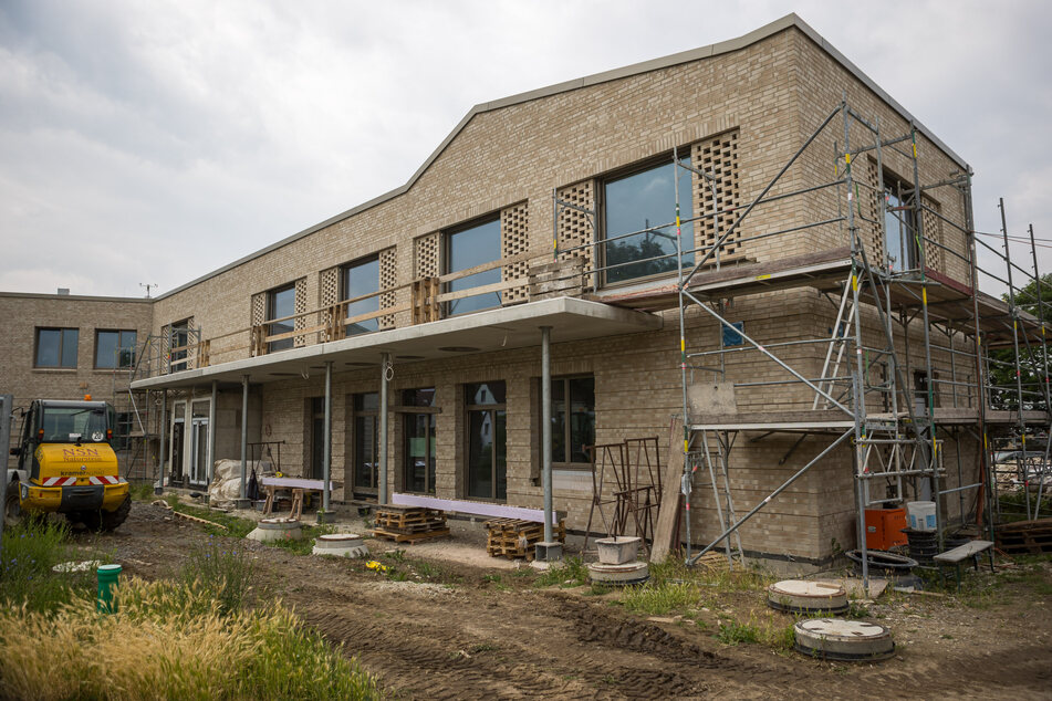Der Neubau der Grundschule wird erst im Oktober bezogen.