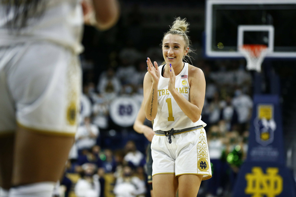 Fighting Irish guard Dara Mabrey scored a team-high 29 points against the Sooners.