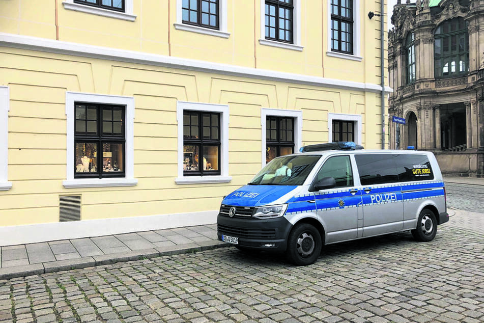 Am Donnerstag nahm die Polizei Spuren im Nobelhotel auf.
