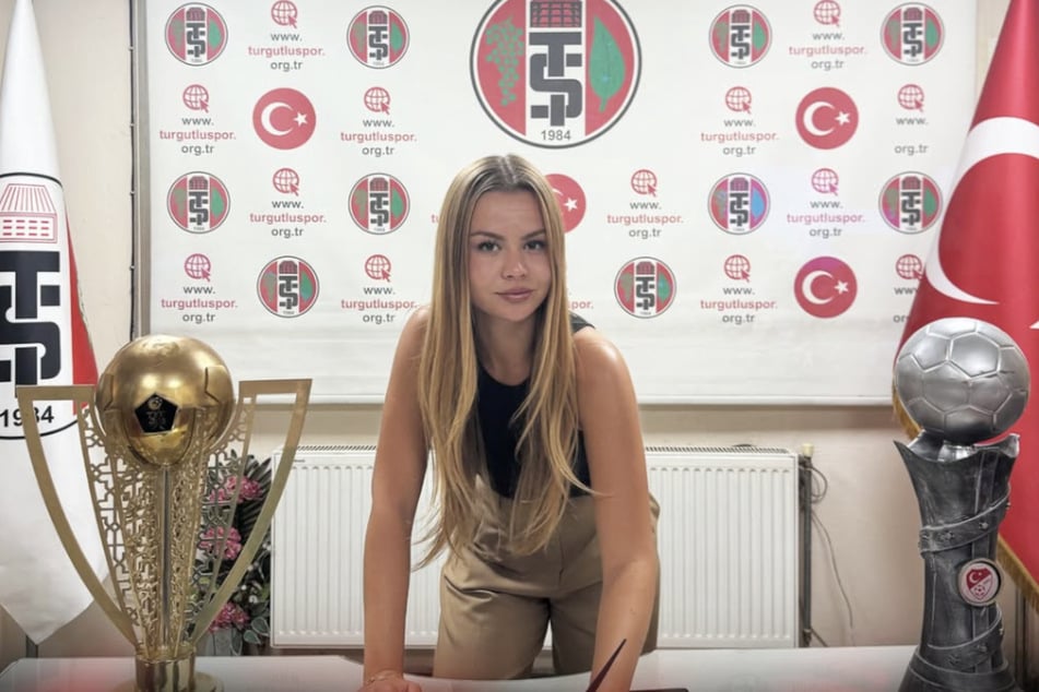 Zeynep Mestan (22) hat ihren Trainervertrag bei Turgutluspor am Dienstag unterzeichnet.