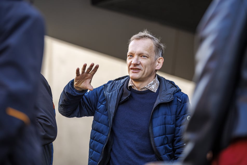 Seit Hochbeete aufgestellt wurden, gibt es weniger Raserei, sagt Tom Umbreit (53).