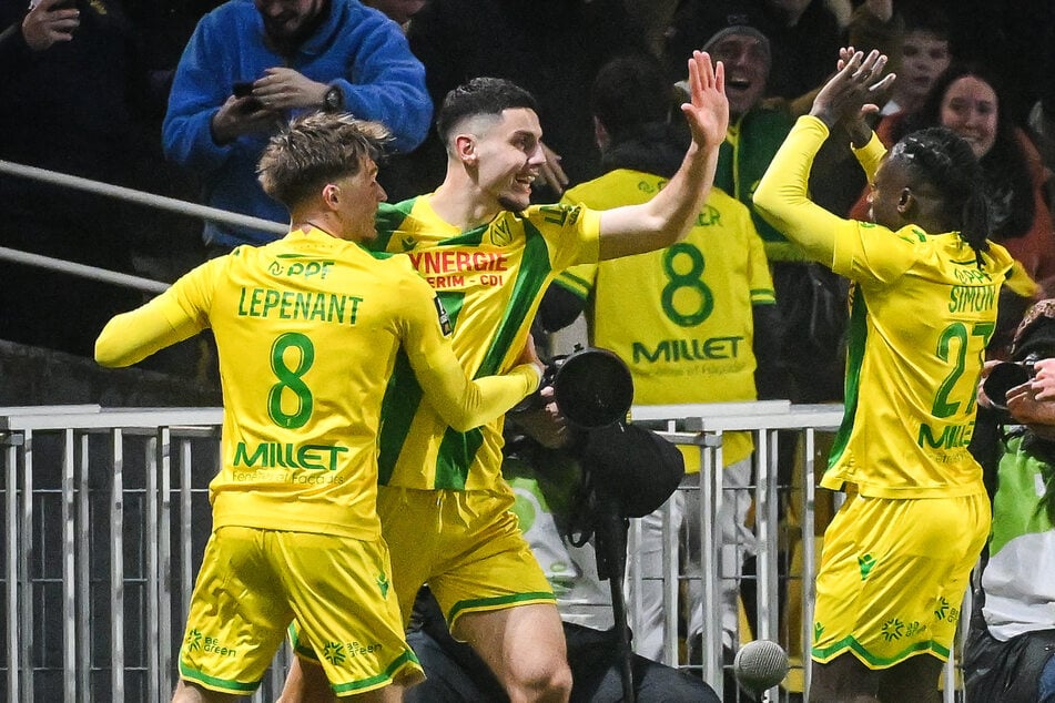 Vor allem in der Rückrunde der vergangenen Saison wusste Matthis Abline (2.v.l.) beim FC Nantes zu überzeugen und steigerte seinen Marktwert von neun auf 18 Millionen Euro.