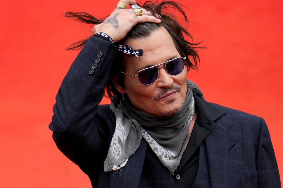 Schauspieler und Musiker Johnny Depp (59) wird beim Tollwood Sommerfestival auf der Bühne stehen - und das mit einer absoluten Legende!