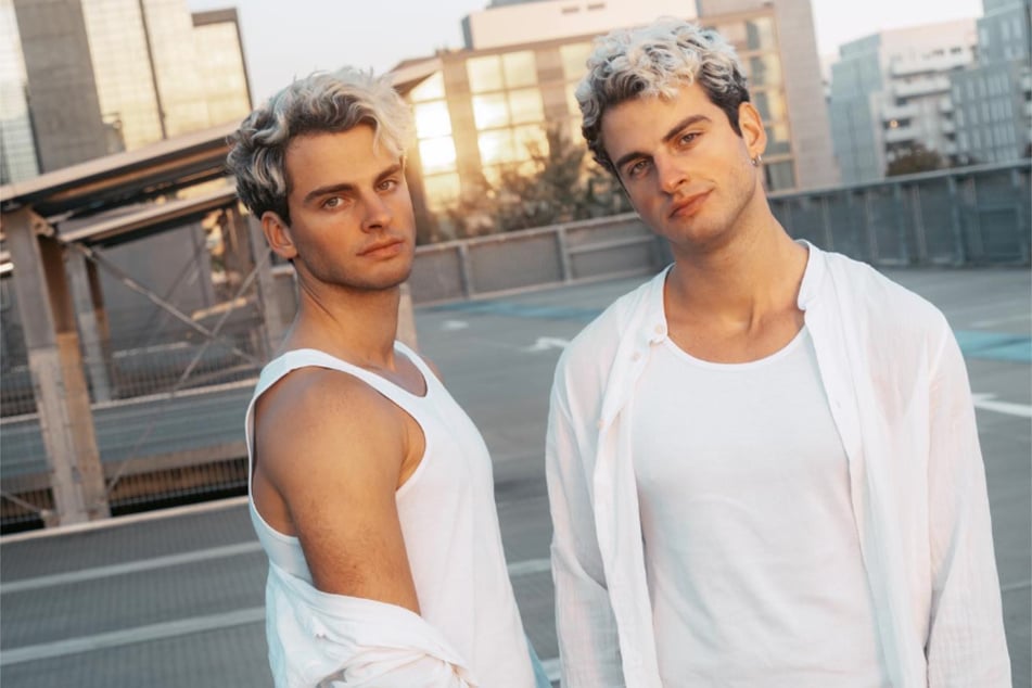 Die Zwillingsbrüder Julian und Luka (24) wollen gemeinsam GNTM aufmischen.