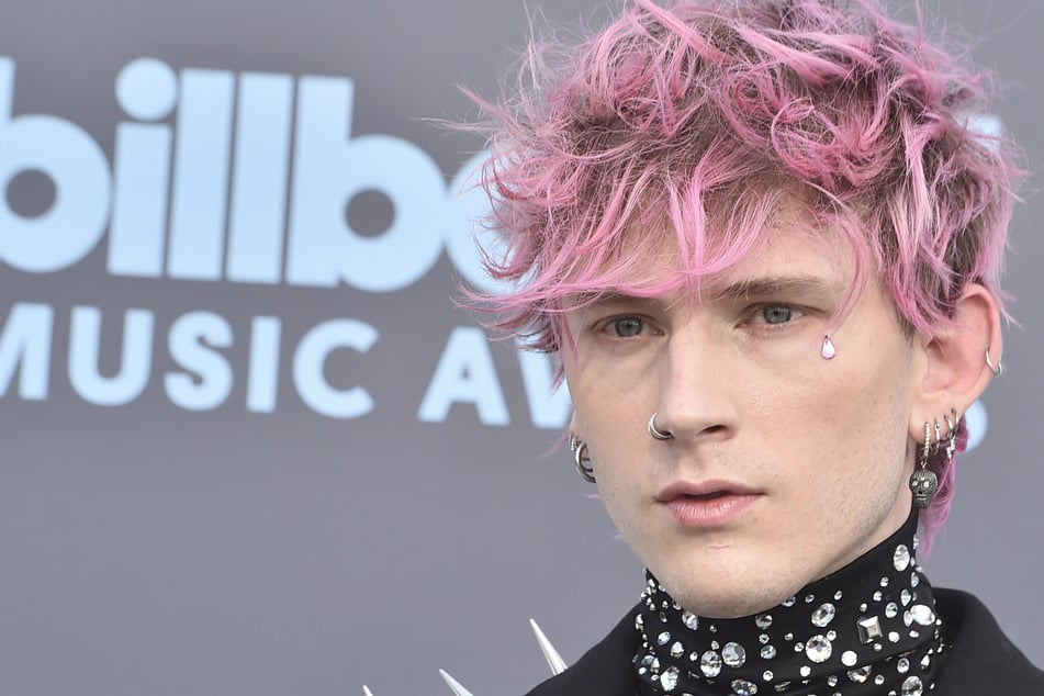 Machine Gun Kelly sorprende con confesión: Solo come un par de veces a la semana