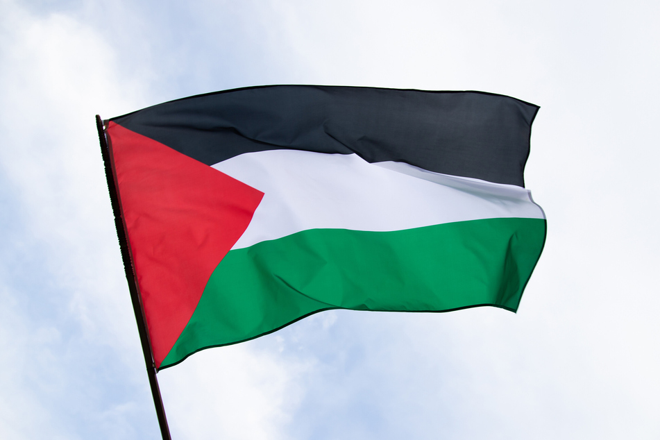 Laut Polizeiangaben war die Versammlung mit pro-palästinensischem Hintergrund angemeldet. (Symbolbild)