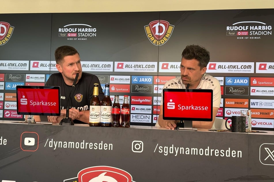Trainer Thomas Stamm (42, r.) erklärte am Donnerstag, wie die Vorbereitung auf Bielefeld aussieht.