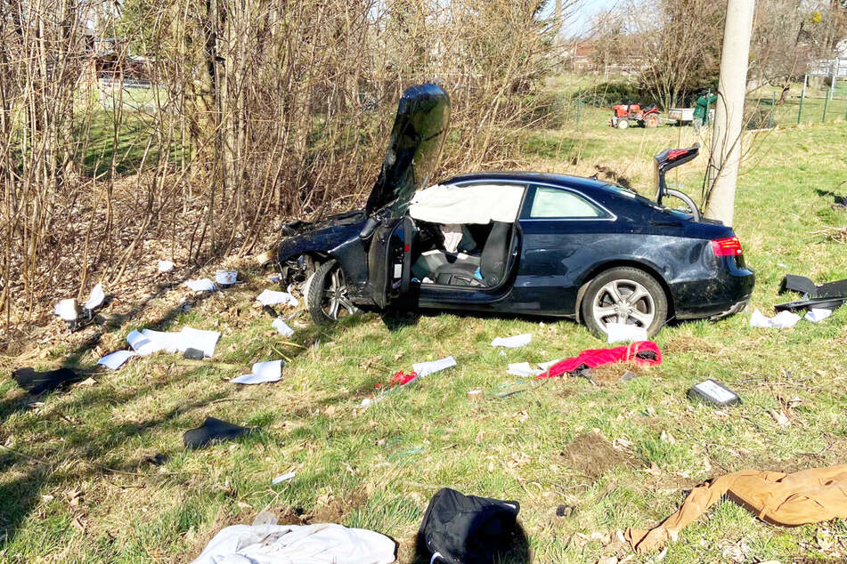 Die Unfallstelle glich einem Trümmerfeld.