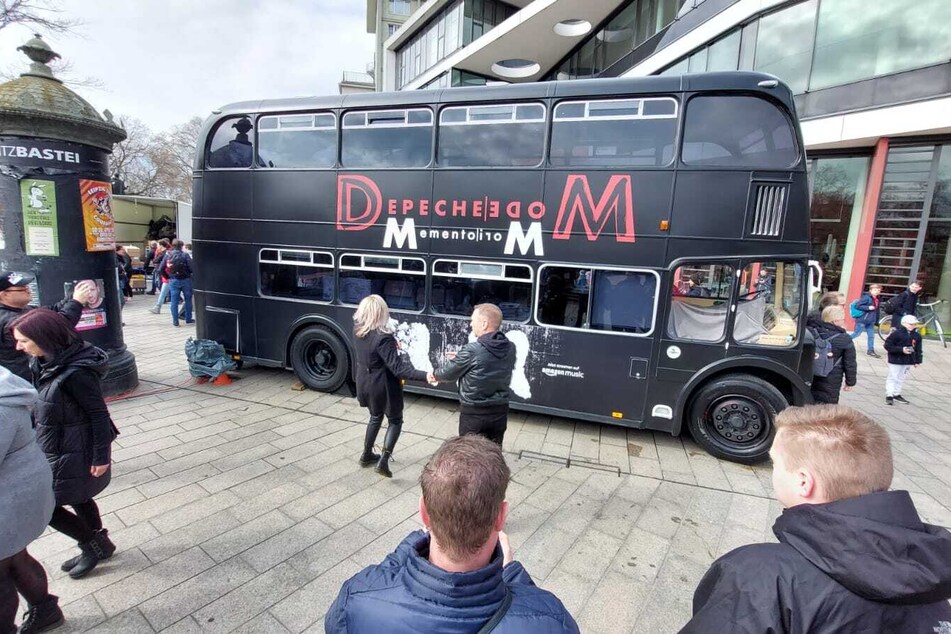 Der "Depeche Mode"-Bus legte einen Stopp in Leipzig ein.