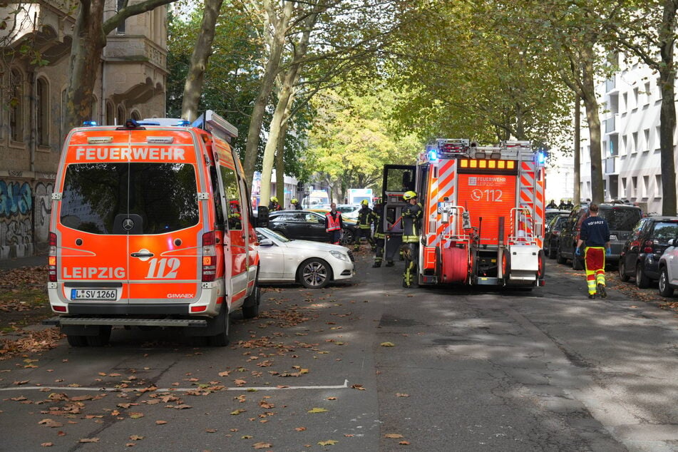 Einsatzkräfte der Feuerwehr konnten den Brand im Mehrfamilienhaus schnell löschen.