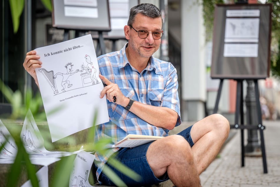 Ex-Kunstlehrer und Karikaturist Lutz Hanzig (63) lieferte die Zeichnungen zu den Ausreden.