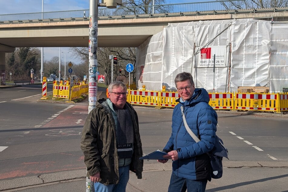 Führten am Dienstag über die Baustelle: René Wenzel (l.), Abteilungsleiter Ingenieurbauwerke, und Michael Jana, Leiter des Mobilitäts- und Tiefbauamts.