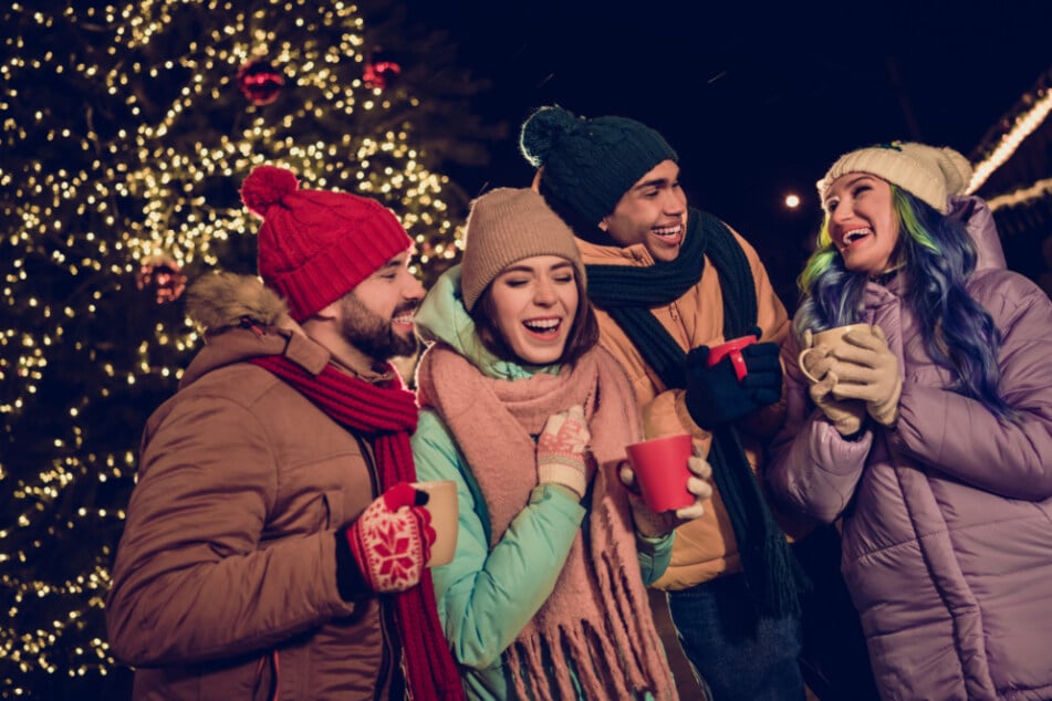 Fröhliches gemeinsames Weihnachtssingen gibt es gleich zweimal in Chemnitz. (Symbolbild)