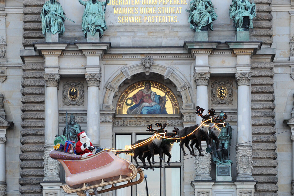 Drei Jahre kamen die Besucher nicht in den Genuss des fliegenden Weihnachtsmannes in Hamburg.