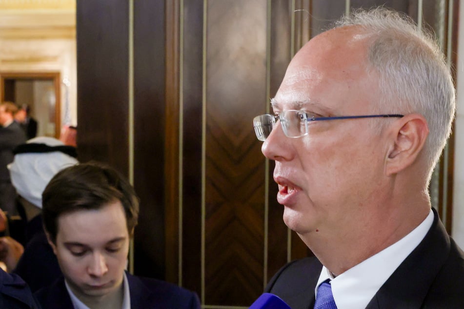 Kirill Alexandrowitsch Dmitrijew (50), russischer Investmentbanker, gab nun an, dass sich rund 100 Millionen Barrel russisches Öl im Transit befinden. (Archivbild)