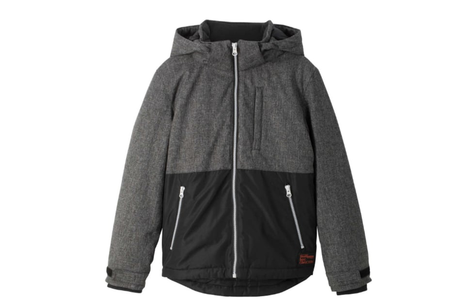 Diese atmungsaktive Winterjacke für Jungen gibt es bei bonprix.de.