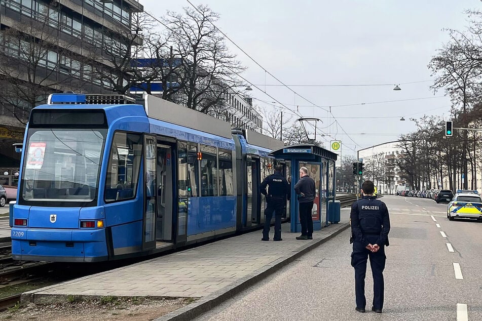Die Arnulfstraße wurde komplett gesperrt.