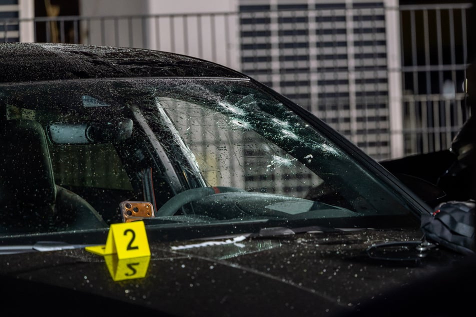 In Köln-Dellbrück wurde am frühen Samstagmorgen (20. Dezember) ein Mordanschlag auf einen 36-Jährigen verübt.