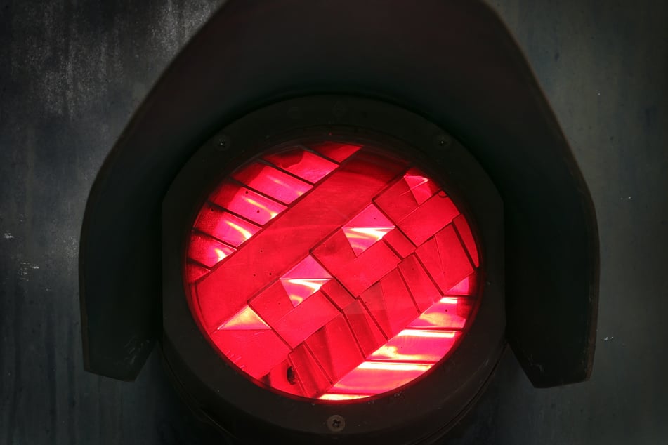 Plötzlich Signale auf sächsischer Bahnstrecke gestört: Polizei äußert sich zum Grund