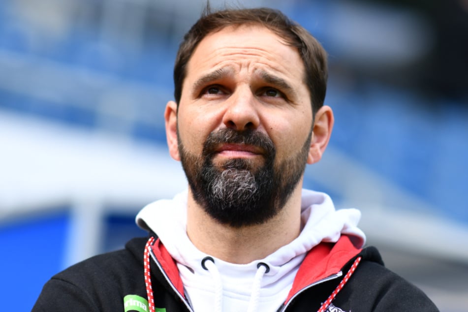 U19-Trainer Stefan Ruthenbeck (53) stand auch schon für die Profis des 1. FC Köln an der Seitenlinie.