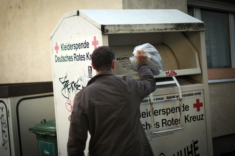 Verschiedene Anbieter, darunter auch das Deutsche Rote Kreuz, stellen ab Januar in Dresden neue Container auf. (Symbolbild)