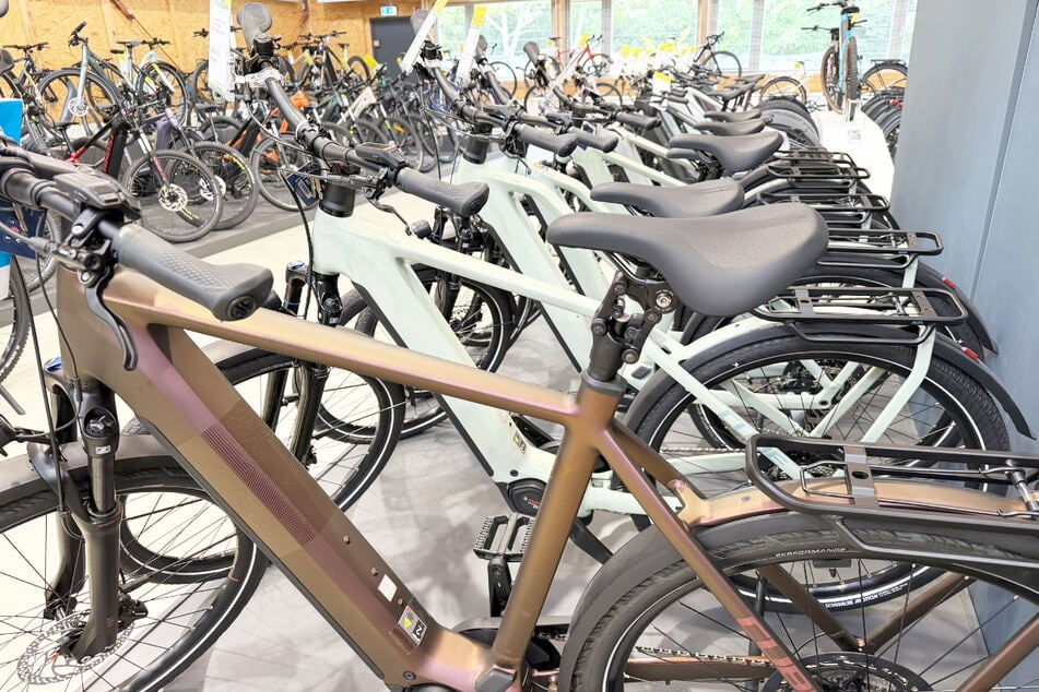 E-Bikes von CUBE, Trek und Hercules sind hier bis zu 54 Prozent günstiger