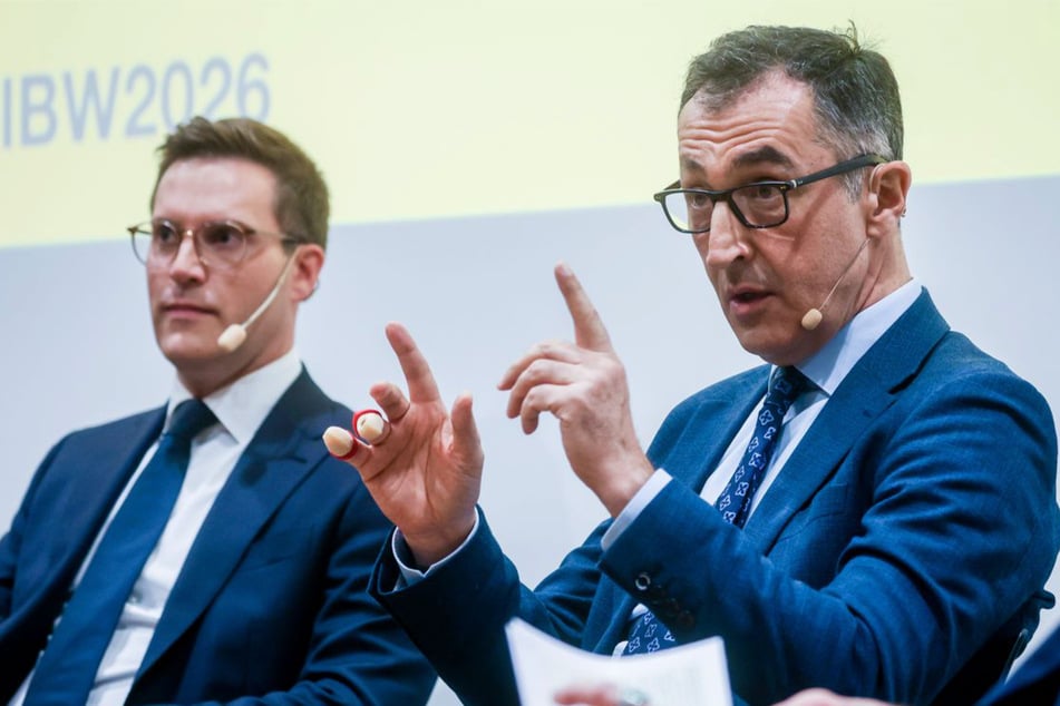 Hagel, Özdemir oder Frohnmaier? Das große TV-Triell steht an