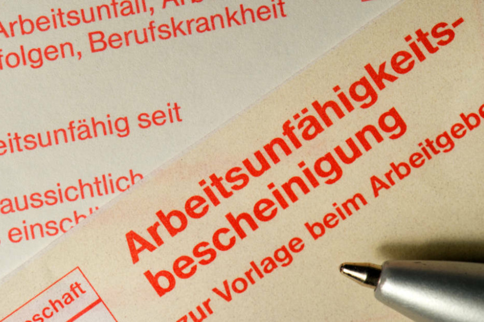 Zwar gab es mehr Krankschreibungen wegen Atemwegs-Erkrankungen - aber weniger als in schweren Grippe-Jahren. (Symbolbild)