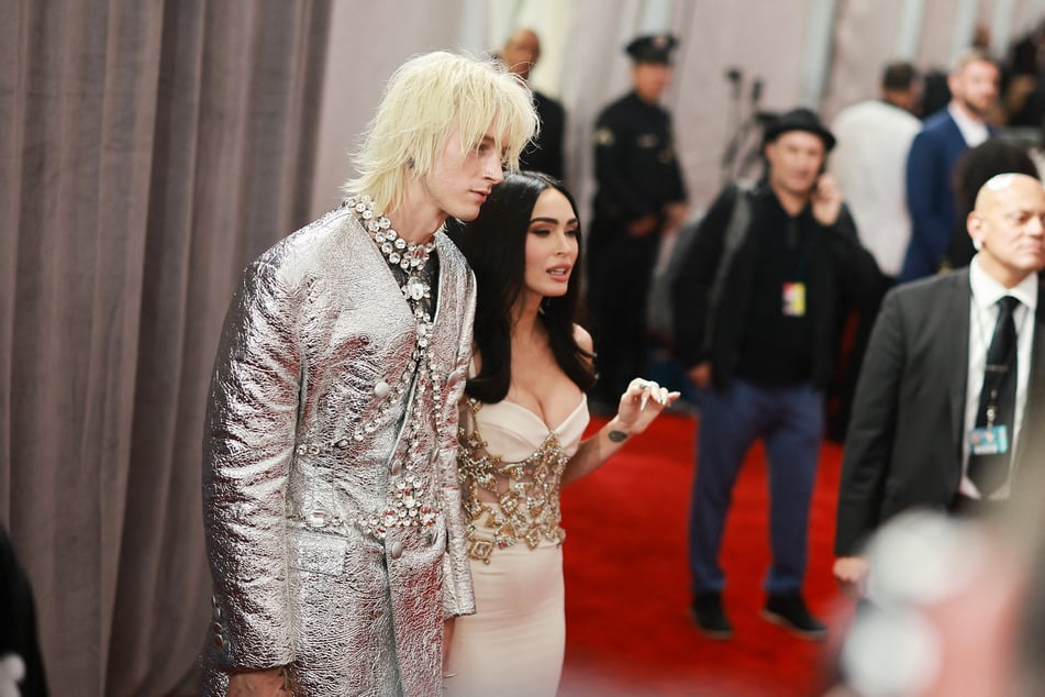 Machine Gun Kelly (l) and Megan Fox sparked reunion rumors after being seen on a Hawaii vacay.