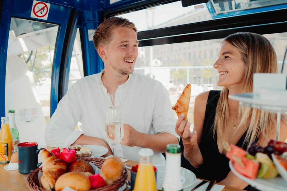 Ob vielfältiges Frühstück am Morgen oder romantisches Dinner am Abend: Über die Erlebnisfabrik findet jeder die passende Aktion für unvergessliche Momente.