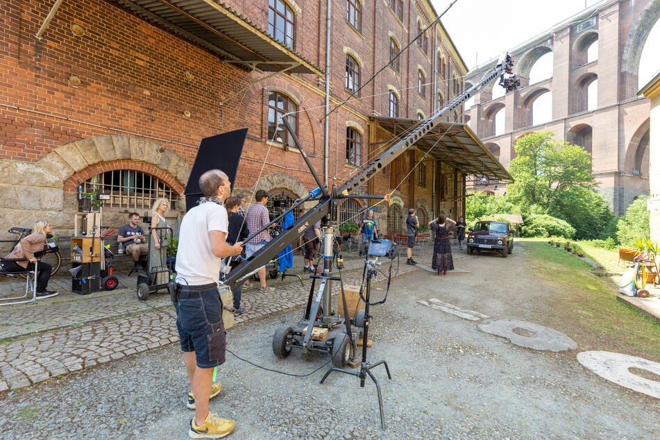Viele Bilder zur Serie "Mandat für Mai" wurden an Ketzels Mühle unter der Göltzschtalbrücke gedreht.