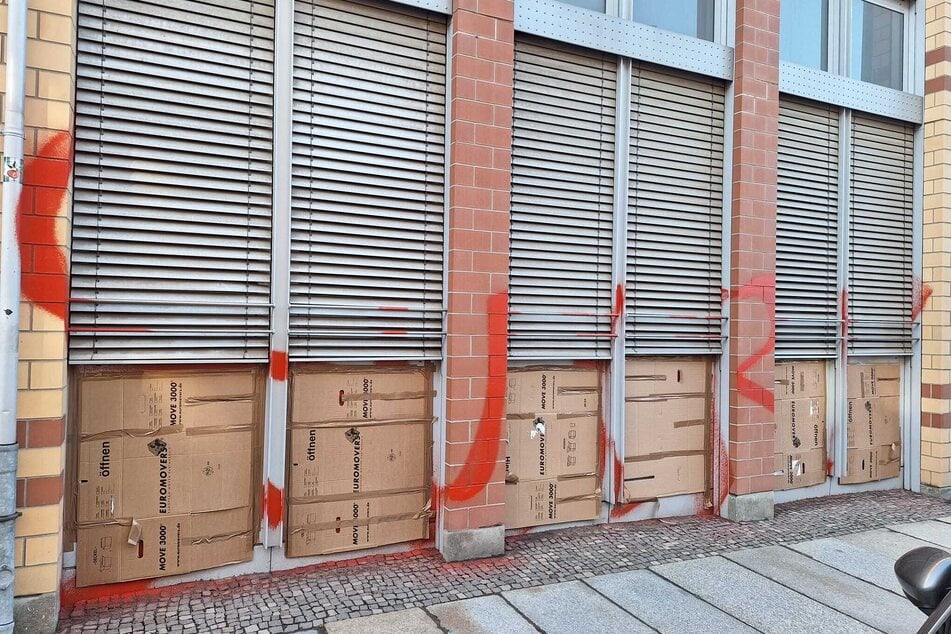 Leipzig: 40 Scheiben eingeschlagen: Linke pöbeln in Bekennerschreiben gegen Connewitz-Demos