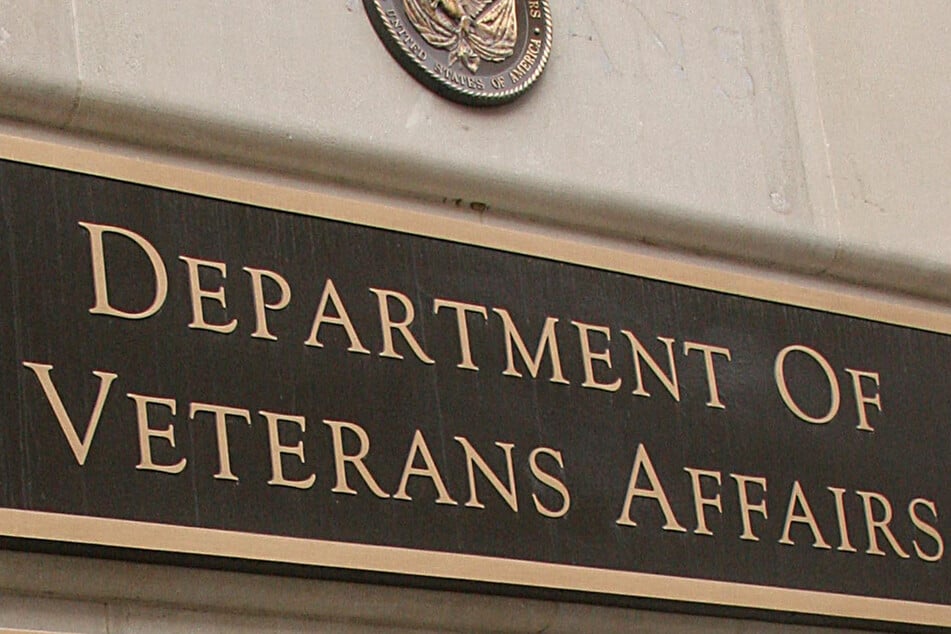 The US Department of Veterans Affairs (VA) plans to cut some 80,000 jobs as the Trump administration works to slash the number of federal government employees.